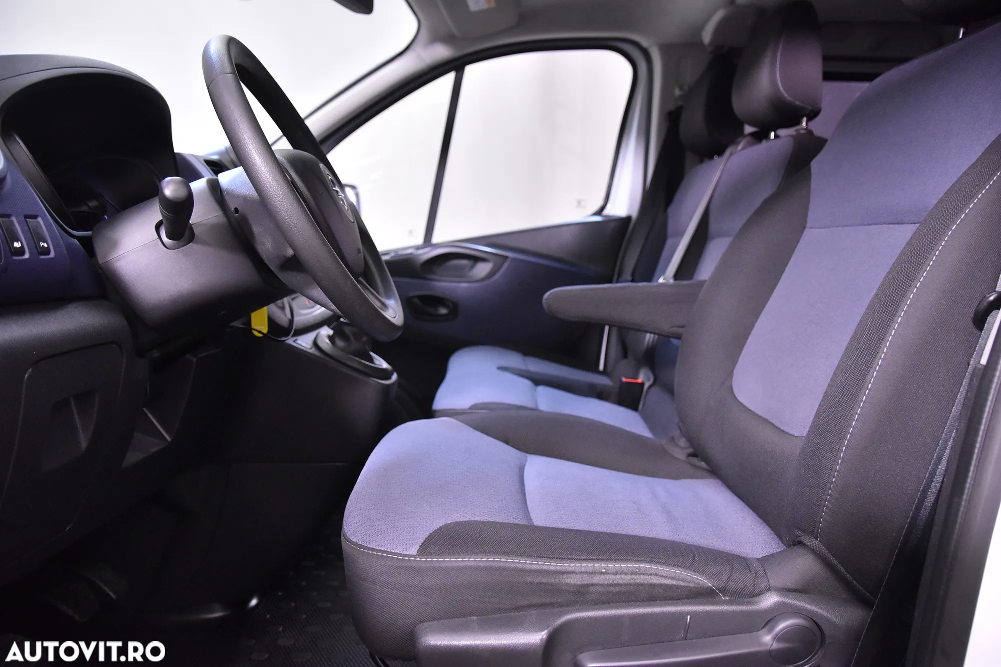 Opel Vivaro - 20