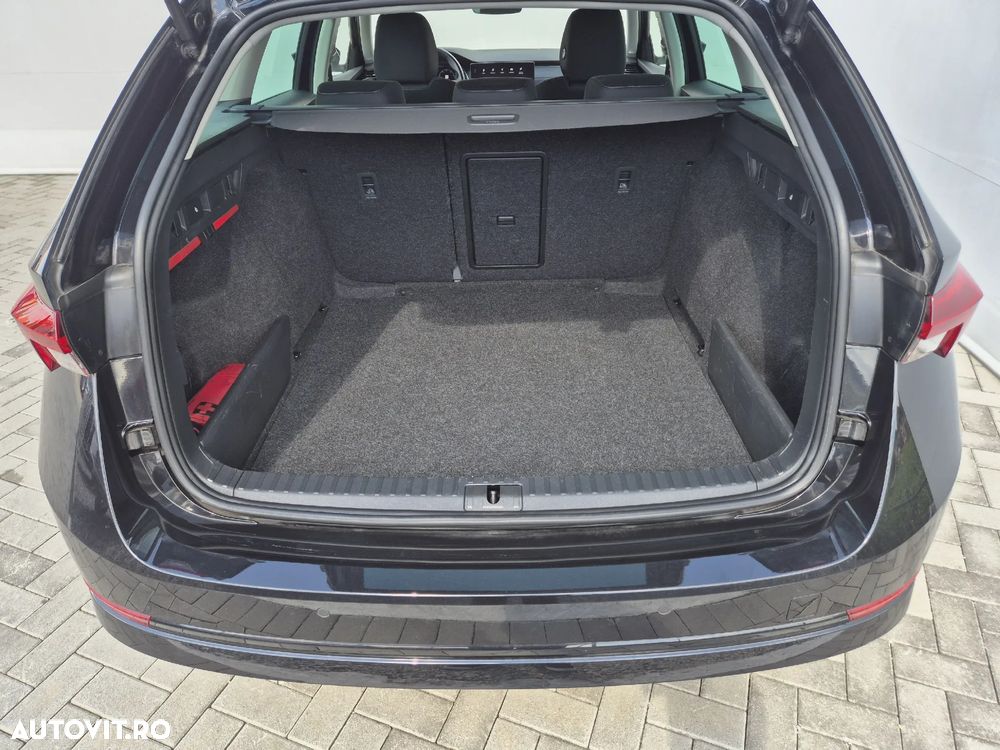 Skoda Octavia Combi 2.0 TDI DSG Style - 28