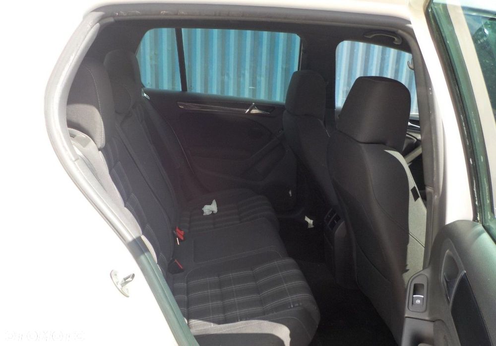 Volkswagen Golf - 19