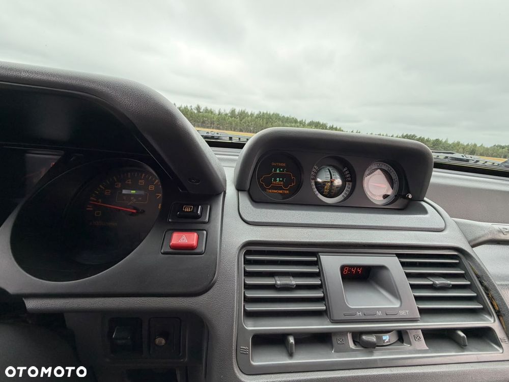 Mitsubishi Pajero - 16