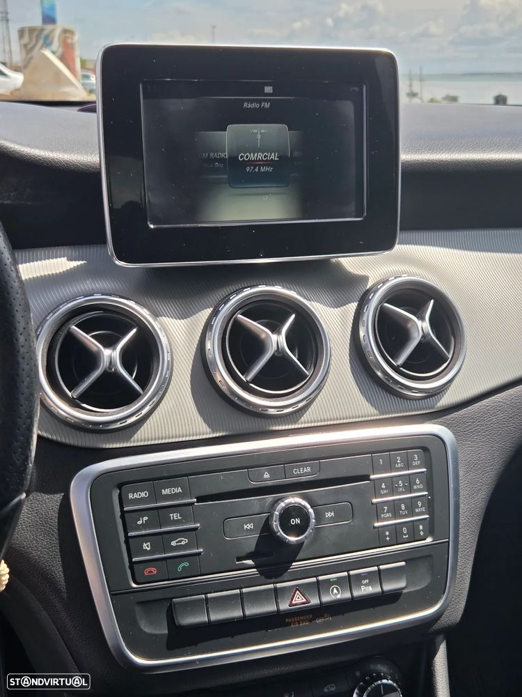 Mercedes-Benz GLA 180 CDI Urban - 19