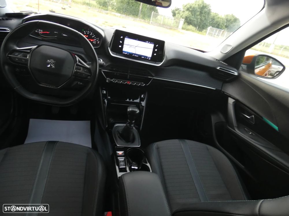 Peugeot 2008 1.2 PureTech Allure Pack - 26