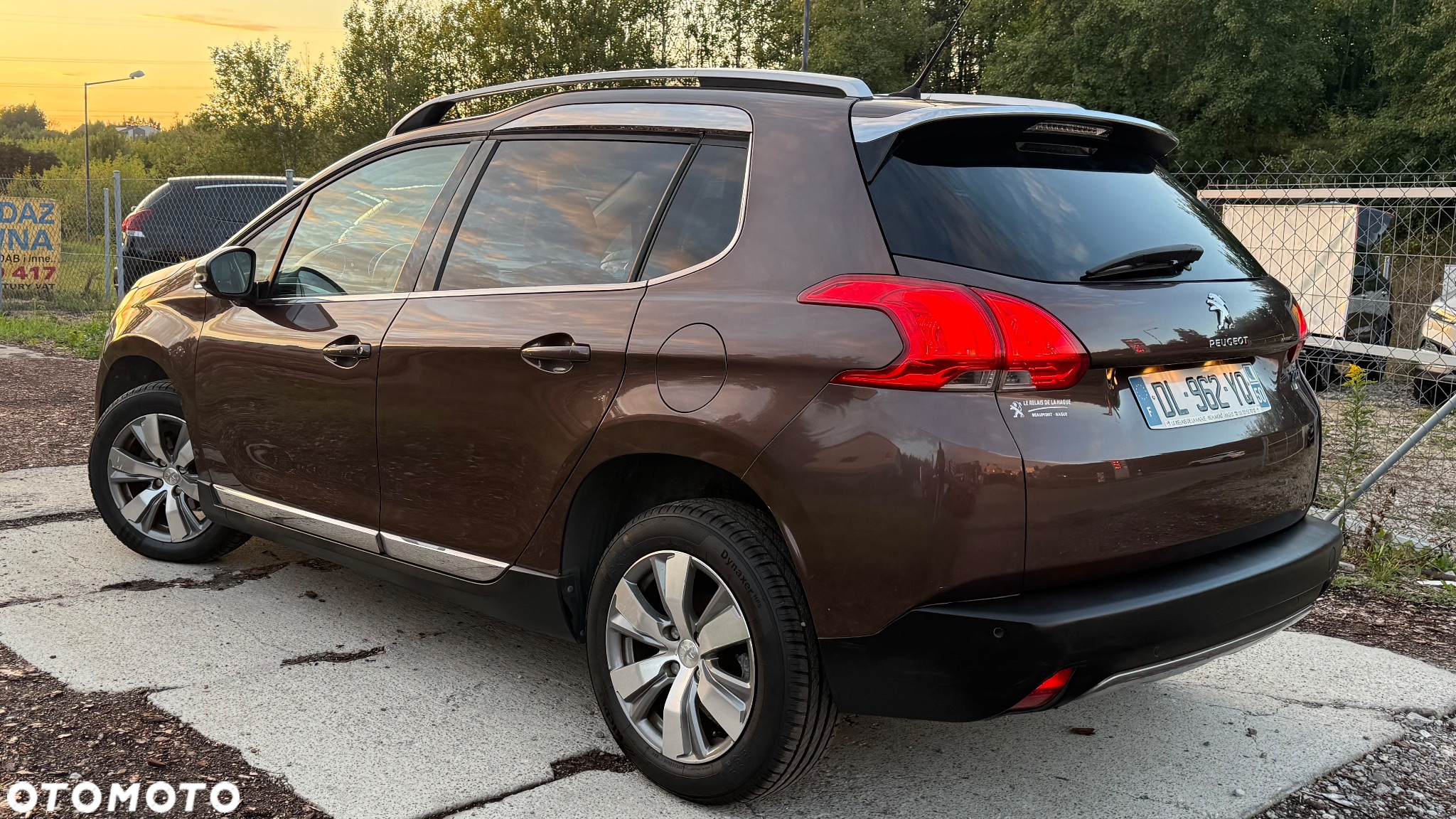 Peugeot 2008 1.6 e-HDi Allure S&S - 13