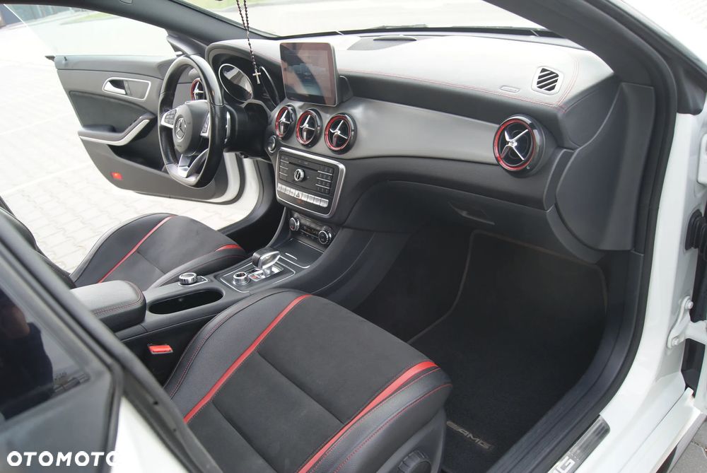 Mercedes-Benz CLA - 16