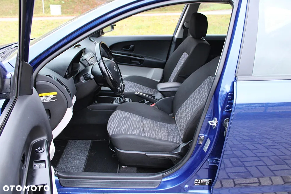 Kia Ceed - 22