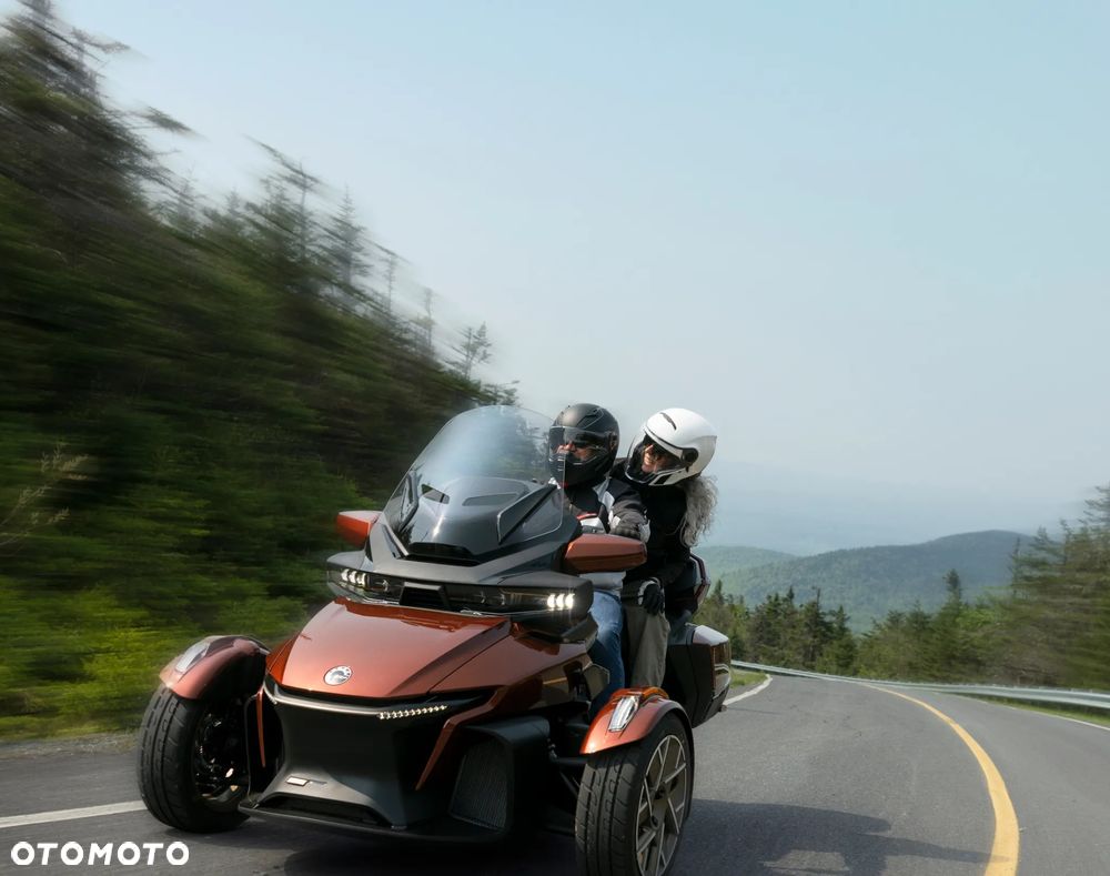 Can-Am Spyder - 2