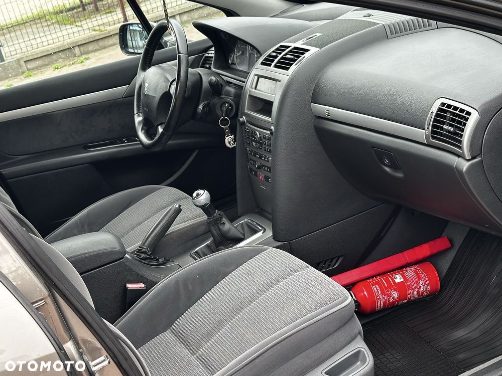 Peugeot 407 - 6