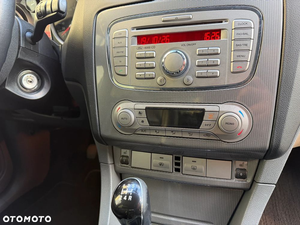 Ford Focus 1.6 Ti-VCT Titanium - 31