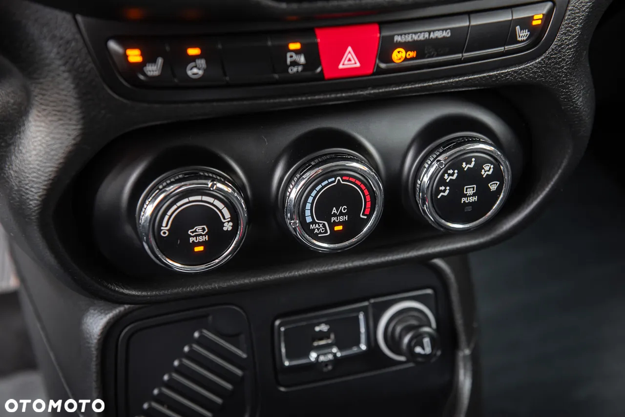 Jeep Renegade 1.4 MultiAir Limited FWD S&S - 27