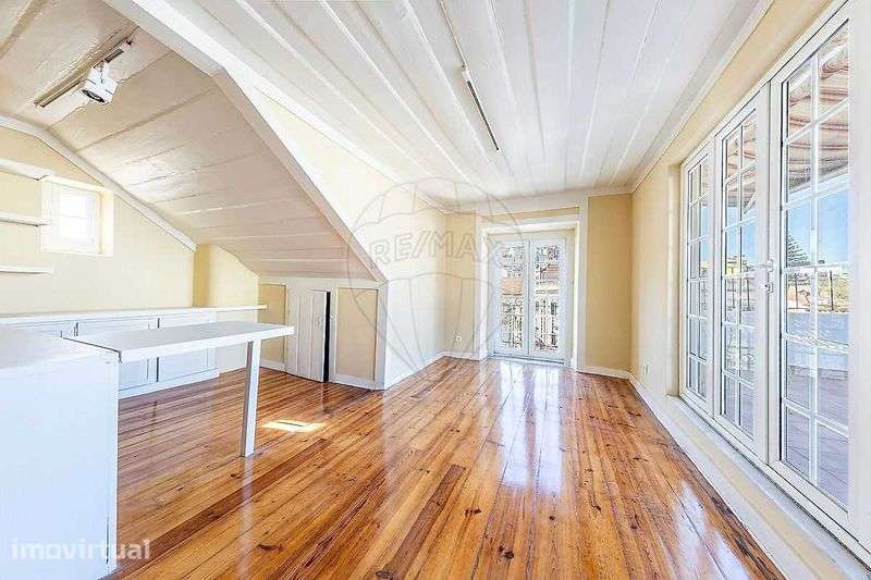 Apartamento T3 à venda em Castelo/Mouraria - Grande imagem: 2/12