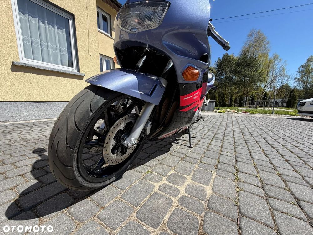 Honda CBR - 12