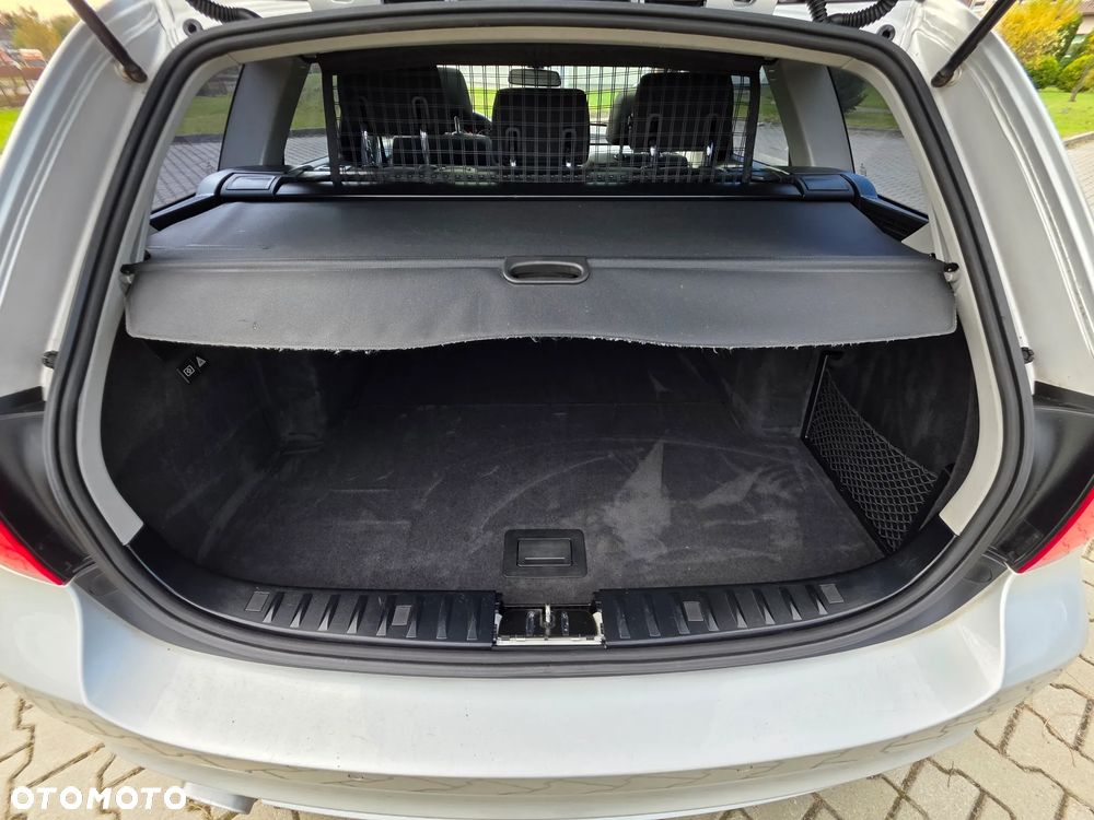 BMW Seria 3 318d DPF Edition Exclusive - 30