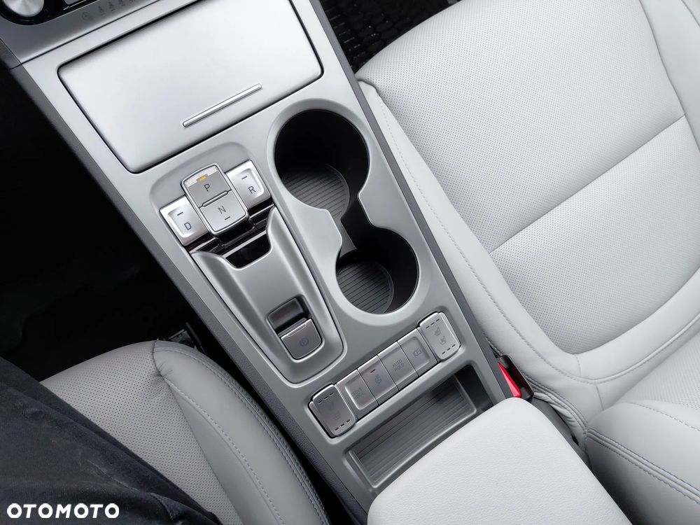 Hyundai Kona 64kWh Executive - 15