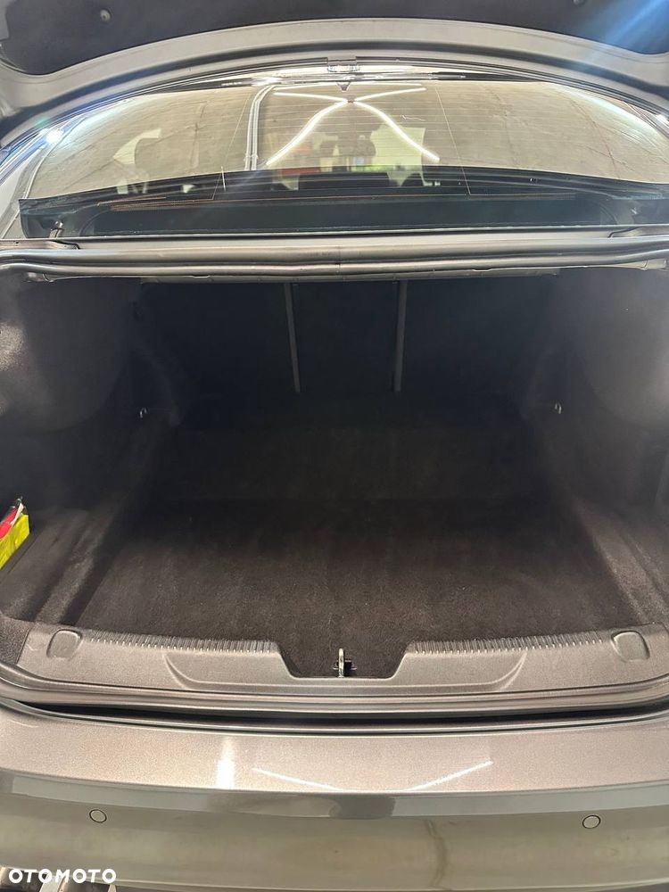 Jaguar XE 2.0 D AWD R-Sport - 7