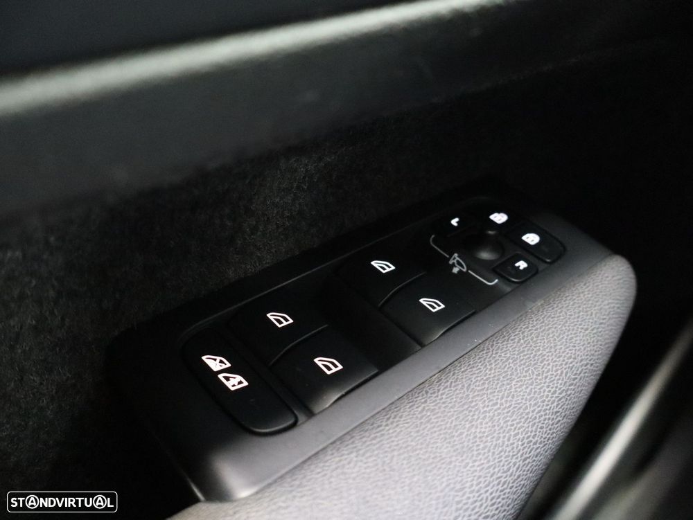 Volvo XC 40 1.5 T4 PHEV Essential - 19