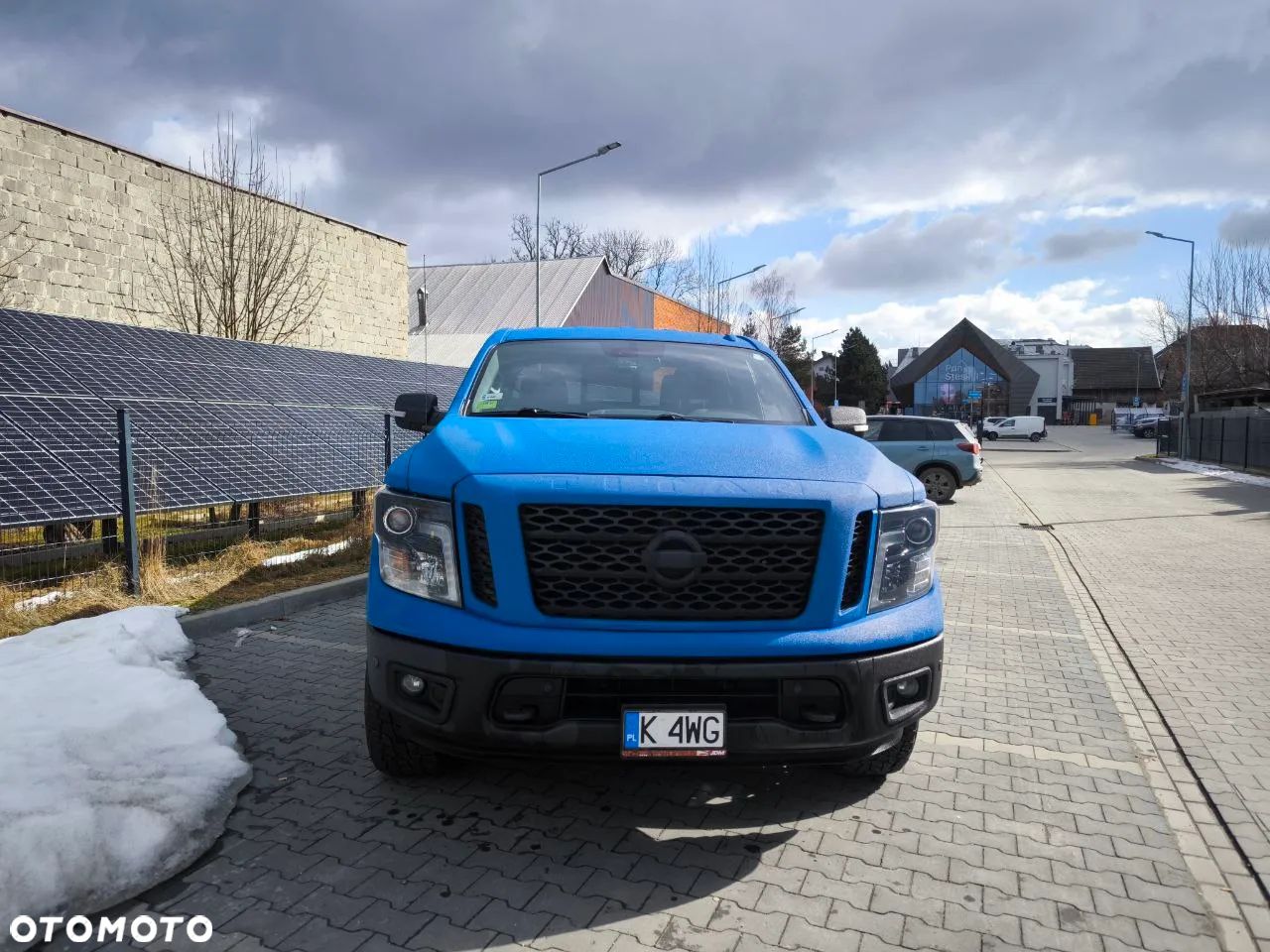 Nissan Titan - 1