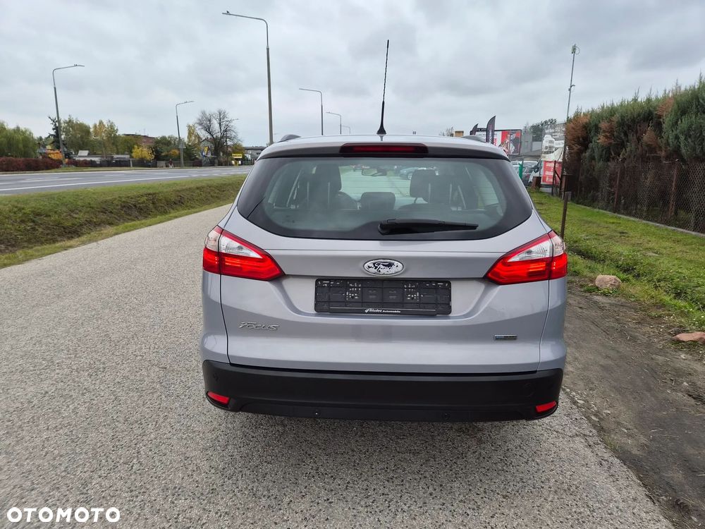 Ford Focus 1.6 TDCi DPF Start-Stopp-System SYNC Edition - 6
