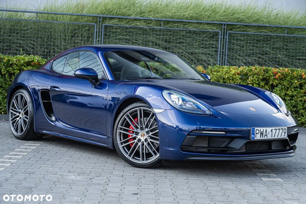 Porsche 718 Cayman - 1