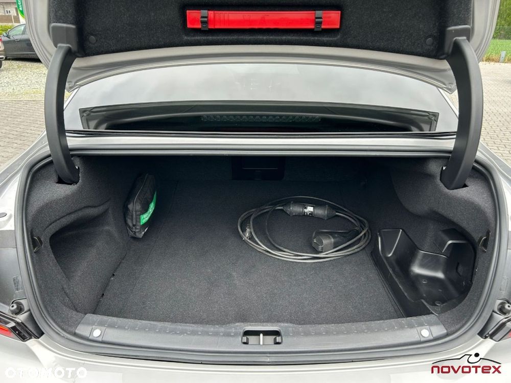 Volvo S90 T8 AWD Plug-In Hybrid Ultimate Bright - 27