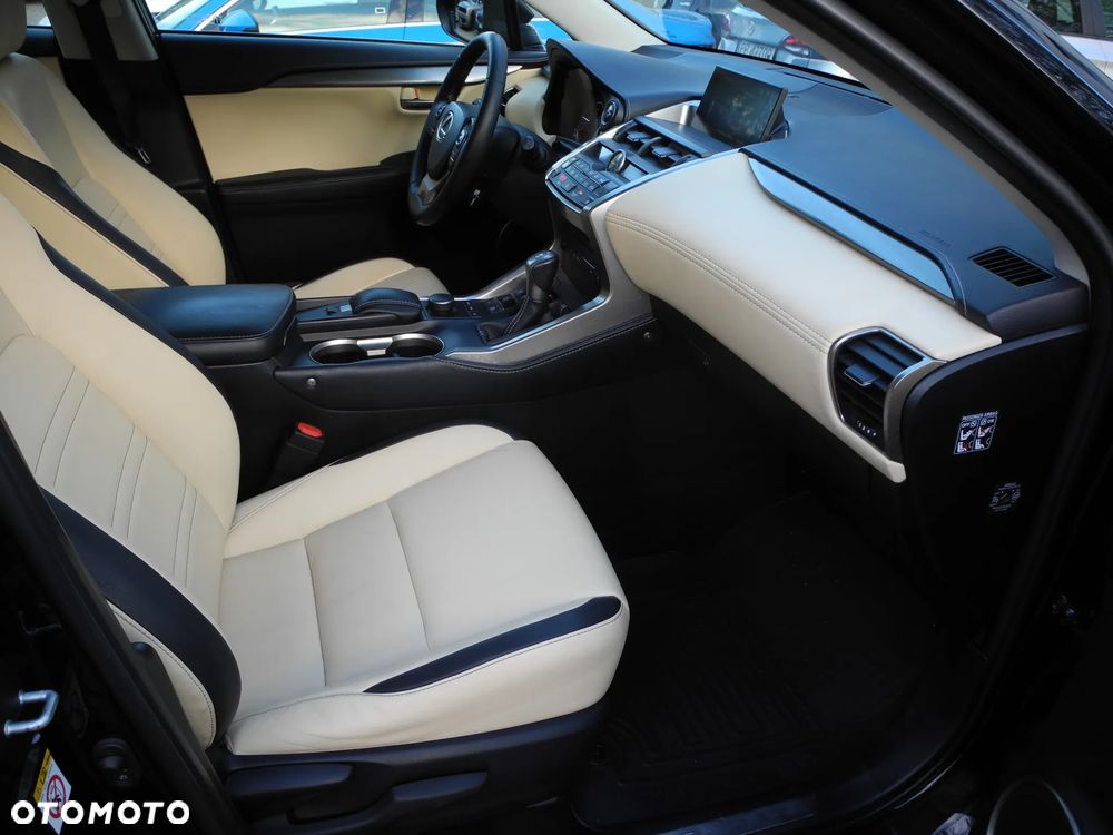 Lexus NX 300h Prestige AWD - 14