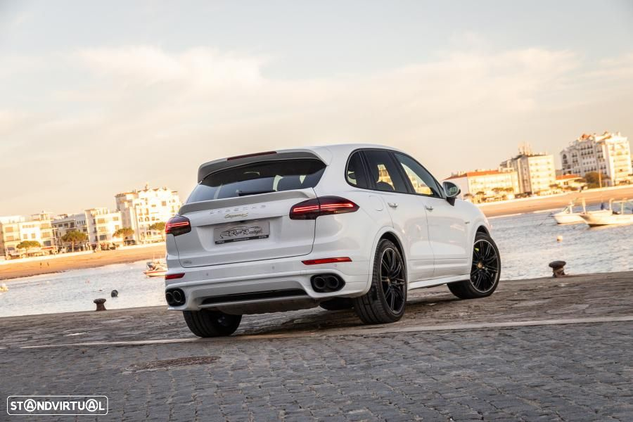 Porsche Cayenne S E-Hybrid - 4
