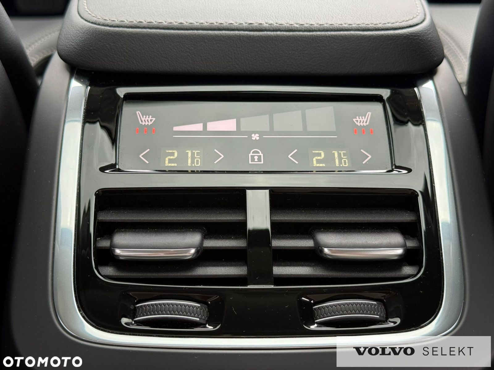 Volvo S90 - 34