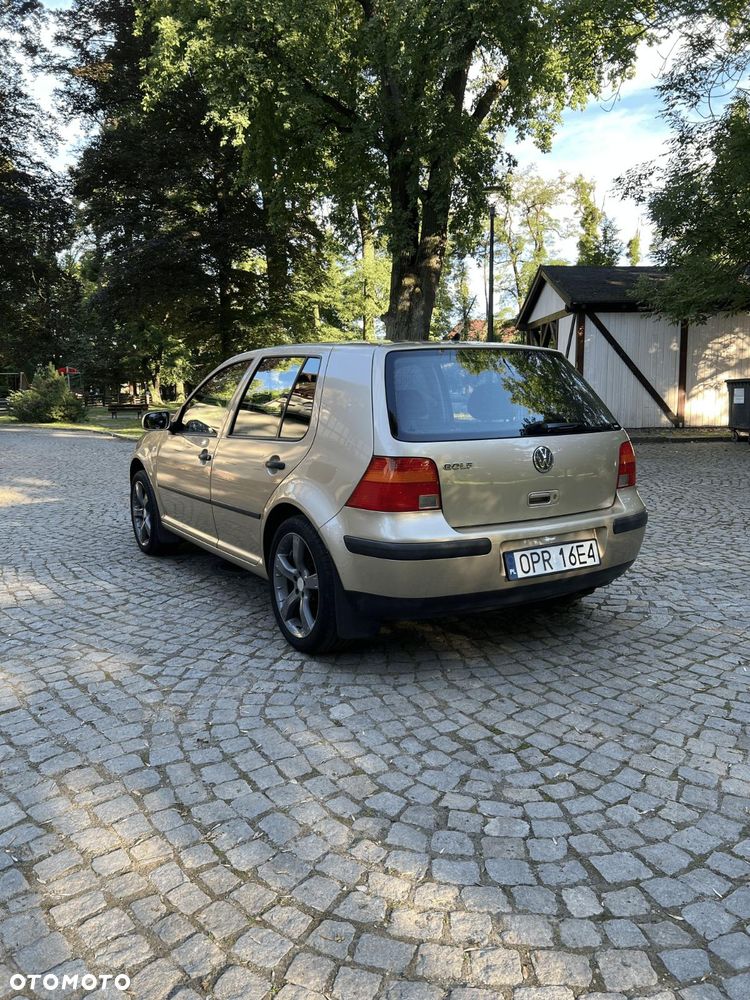 Volkswagen Golf 2001 photo 2