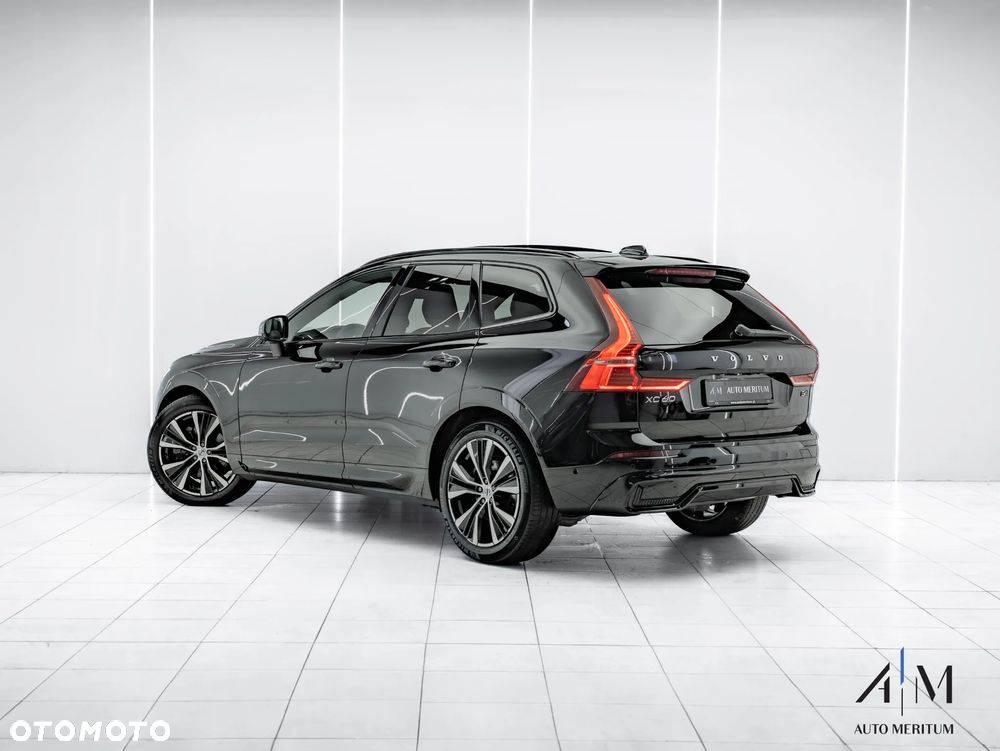 Volvo XC 60 B4 D AWD Ultimate Dark - 3