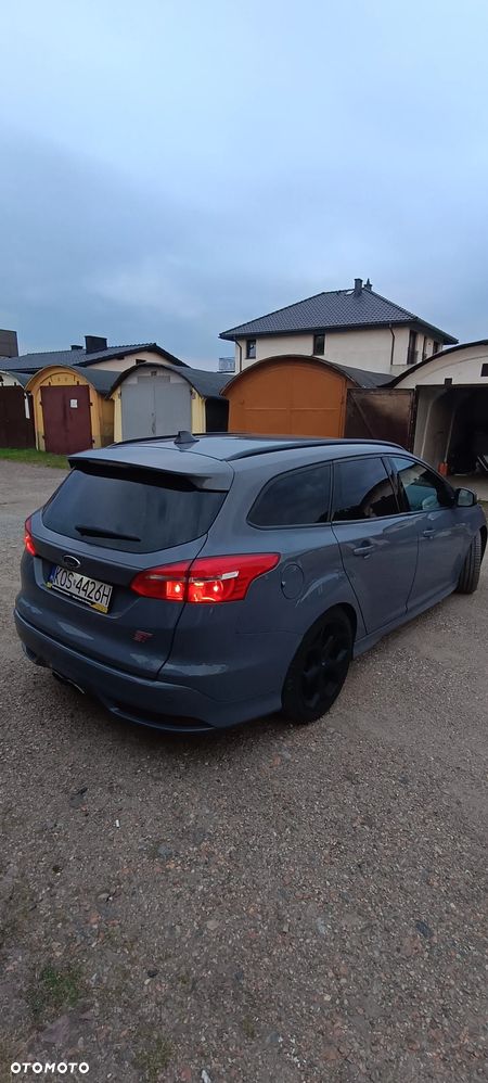 Ford Focus ST - 16