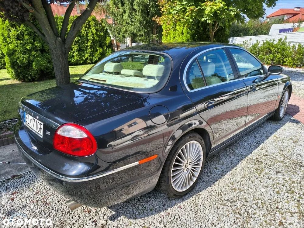 Jaguar S-Type - 11