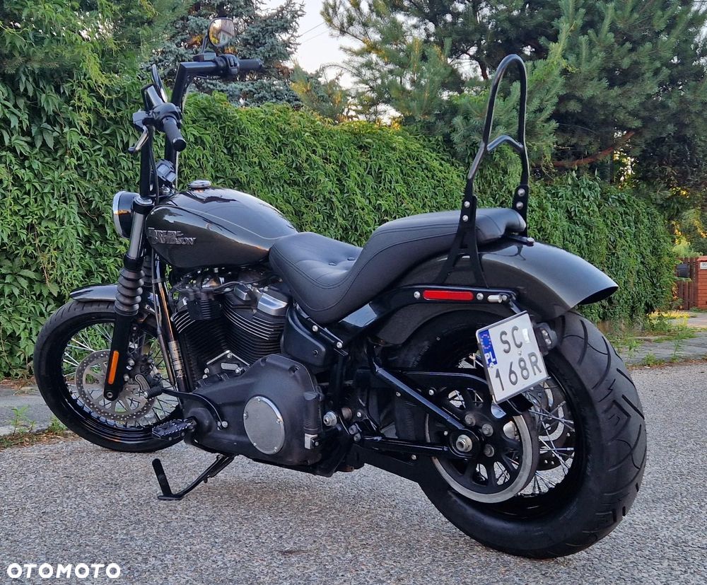 Harley-Davidson Dyna Street Bob - 35
