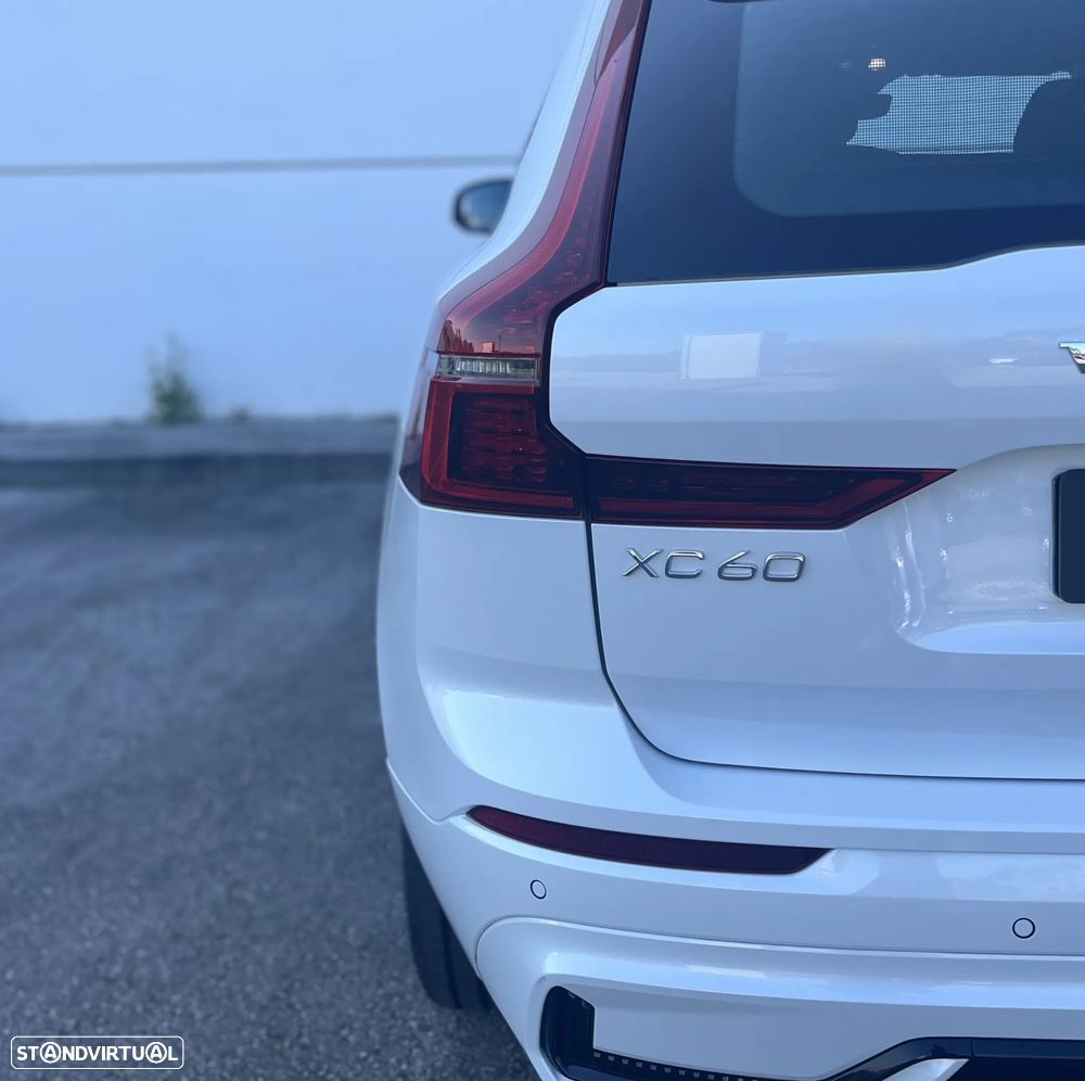 Volvo XC 60 2.0 T6 PHEV Plus Dark AWD - 10