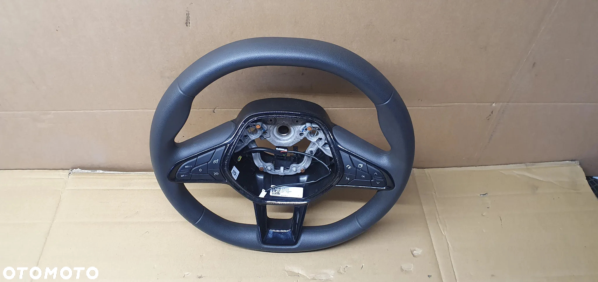 Kierownica multifunkcyjna multifunkcja Renault Trafic IV 4 484004585R - 2