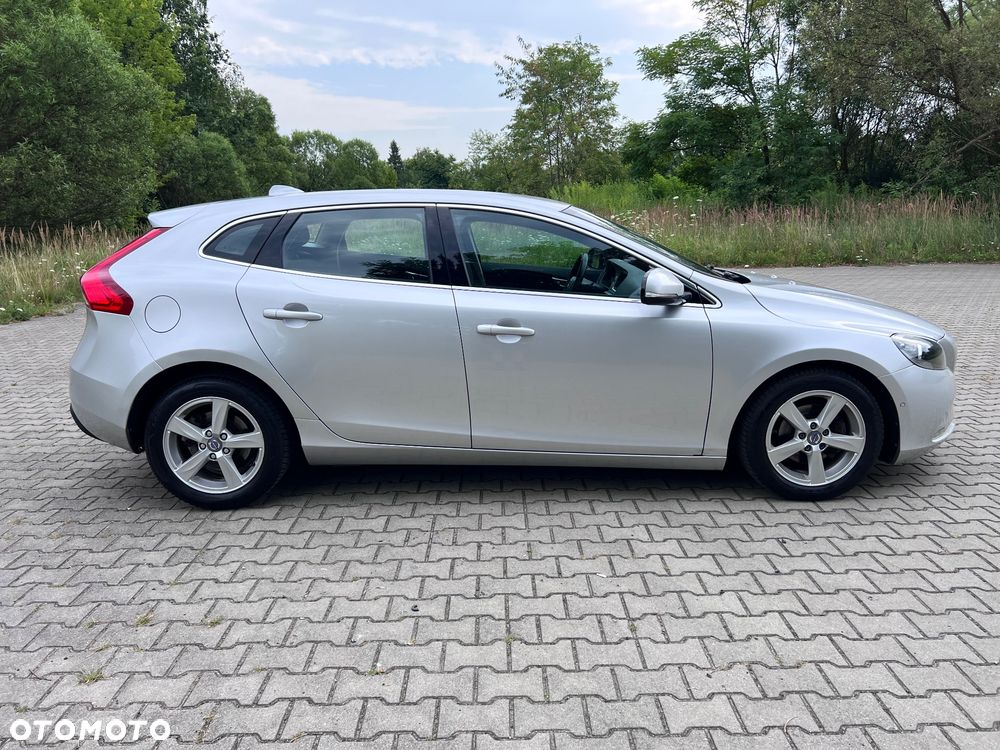 Volvo V40 D2 Momentum - 9