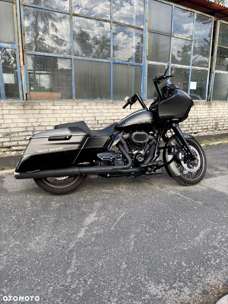 Harley-Davidson Touring Road Glide - 11