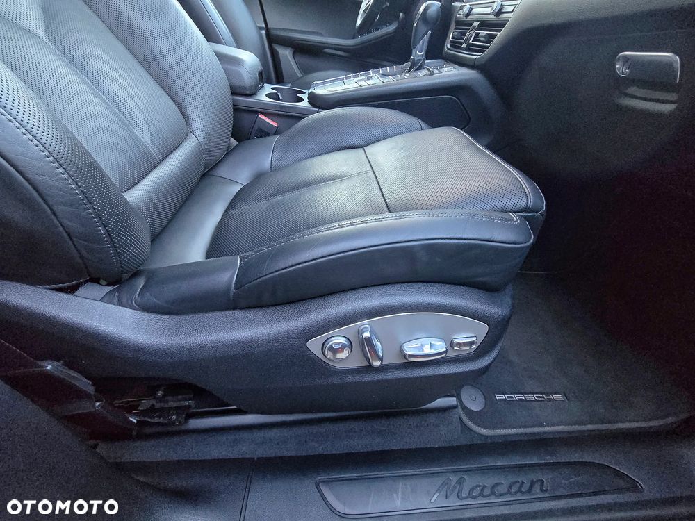 Porsche Macan Standard - 30
