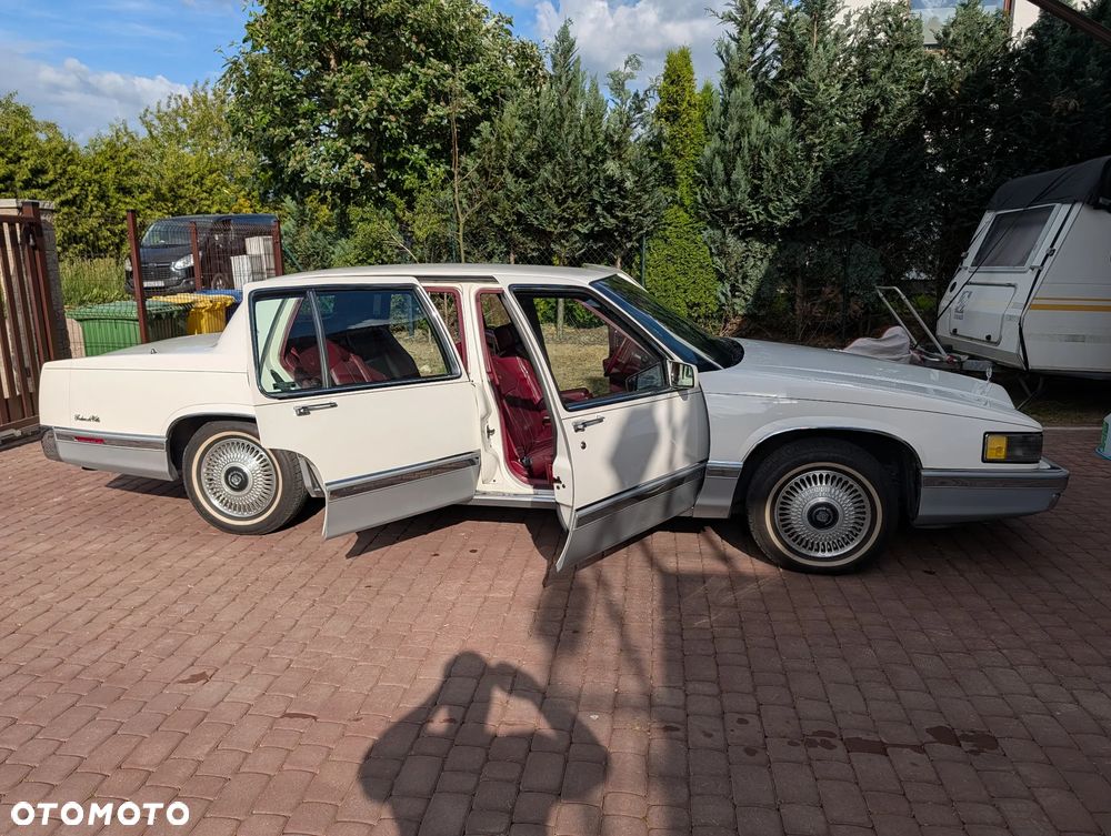 Cadillac Deville - 12