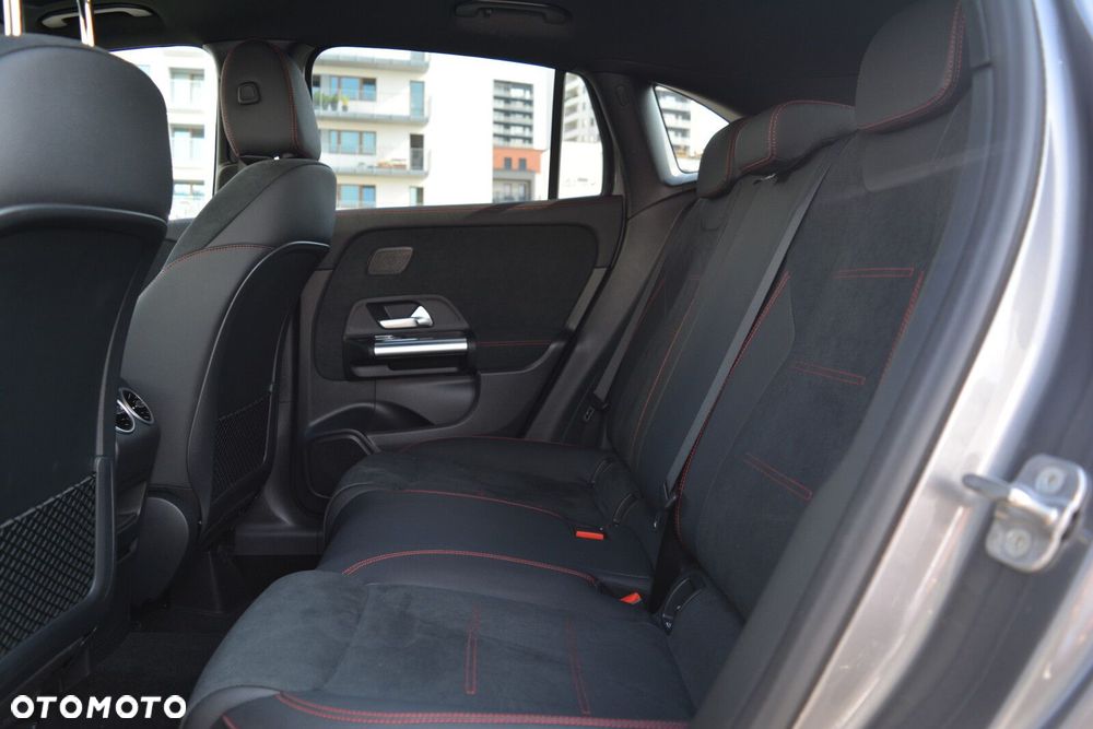 Mercedes-Benz GLA 200 d AMG Line 8G-DCT - 29