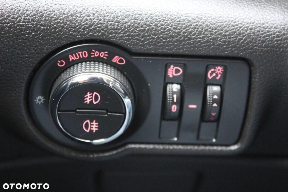 Opel Astra 1.4 T Cosmo S&S - 17