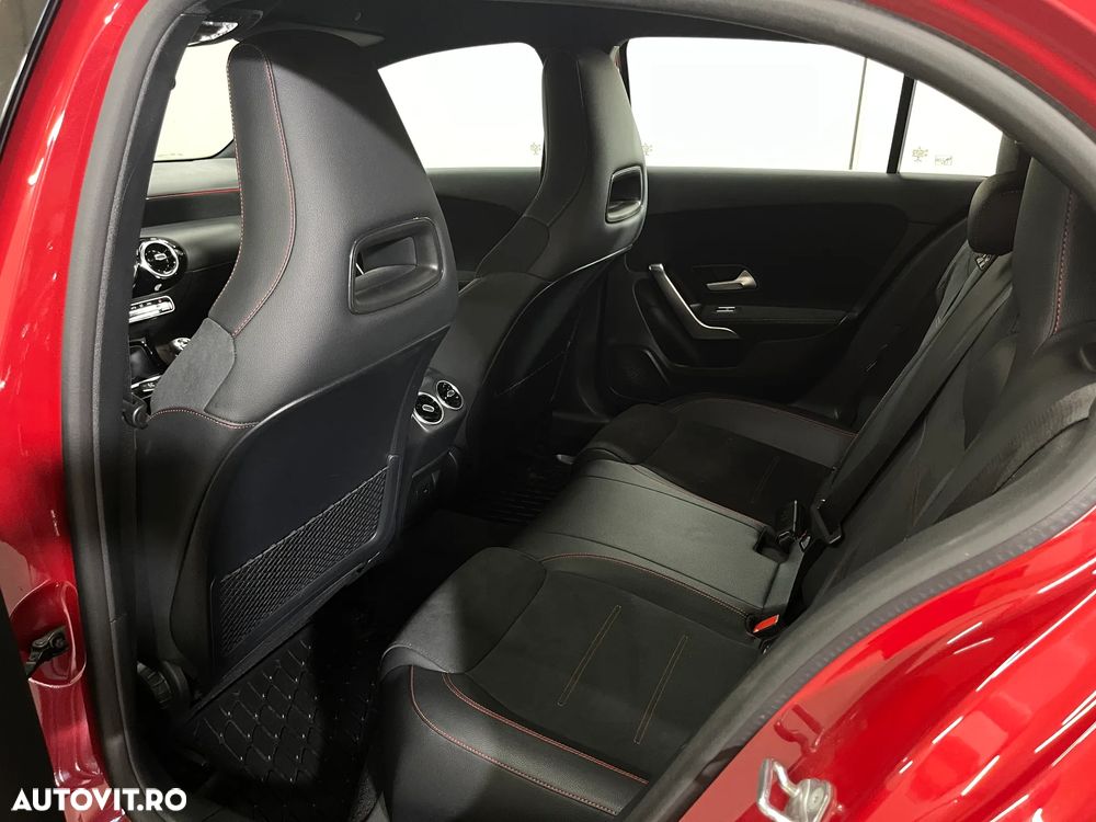 Mercedes-Benz A 200 d AMG Line - 12