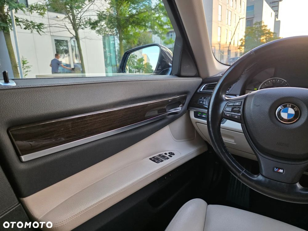 BMW Seria 7 - 11