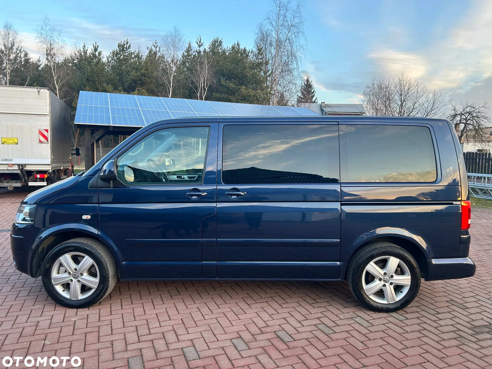 Volkswagen Multivan - 5
