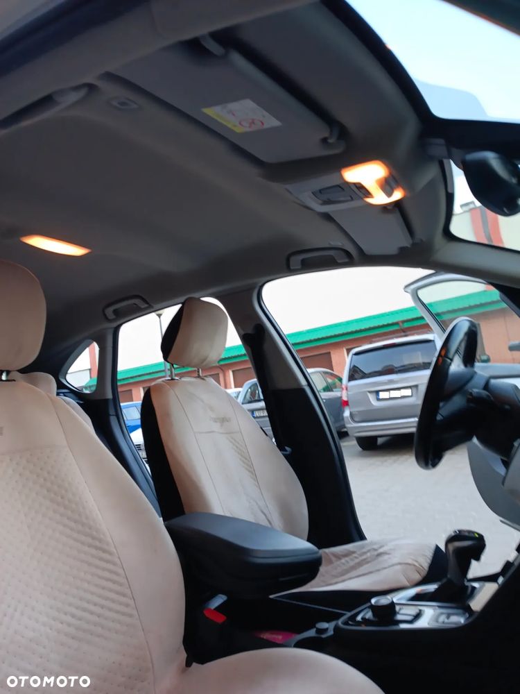 BMW Seria 2 218d - 33