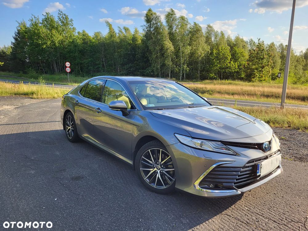 Toyota Camry 2.5 Hybrid Executive CVT - 2