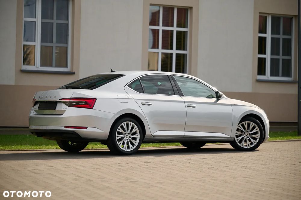Skoda Superb 2.0 TDI SCR 4x4 Style DSG - 14