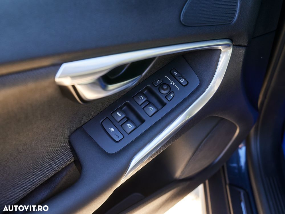 Volvo V40 D3 Geartronic Momentum - 20
