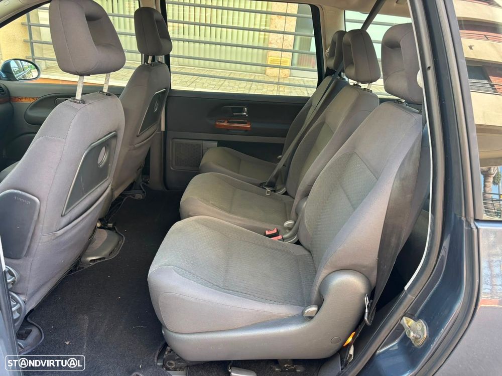 VW Sharan 1.9 TDI Comfortline Family - 33