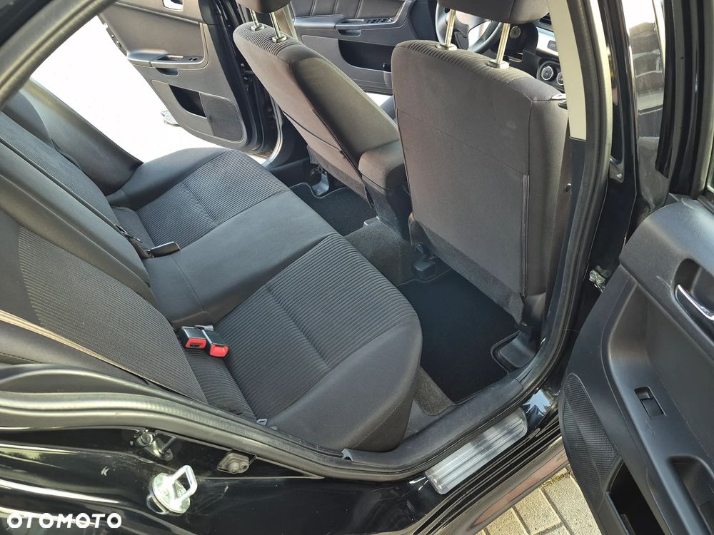 Mitsubishi Lancer - 12