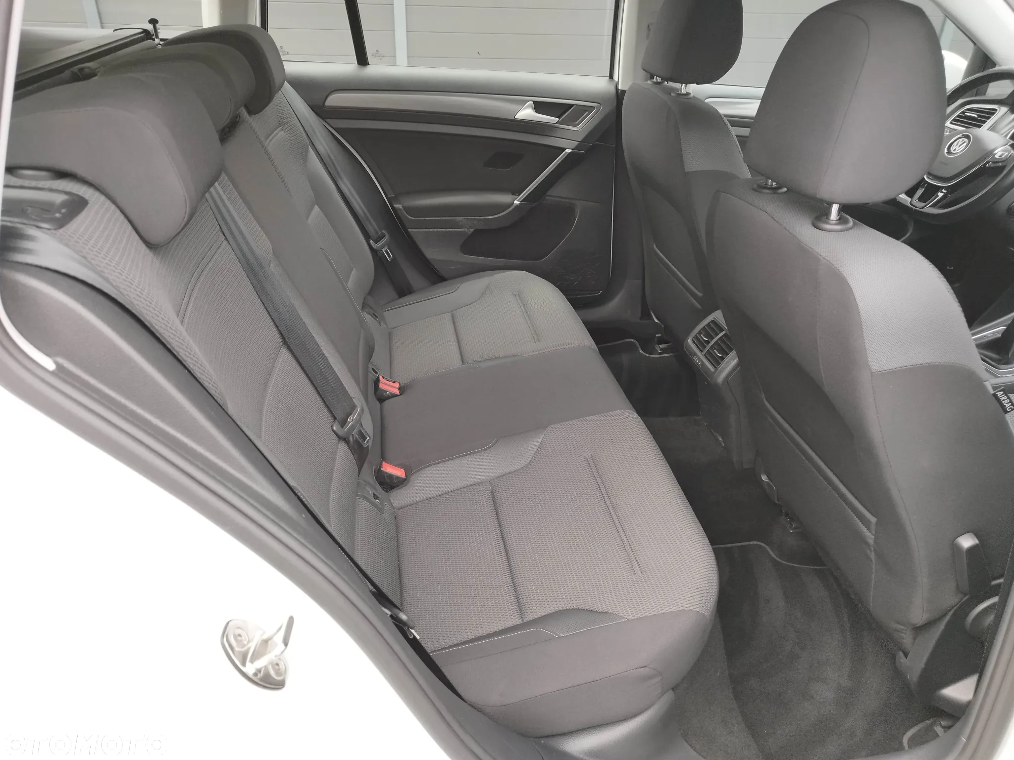 Volkswagen Golf 2.0 BlueTDI Comfortline - 25