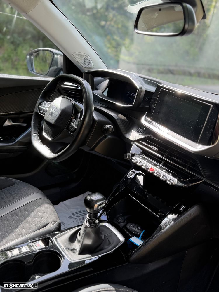 Peugeot 2008 1.2 PureTech Allure - 8